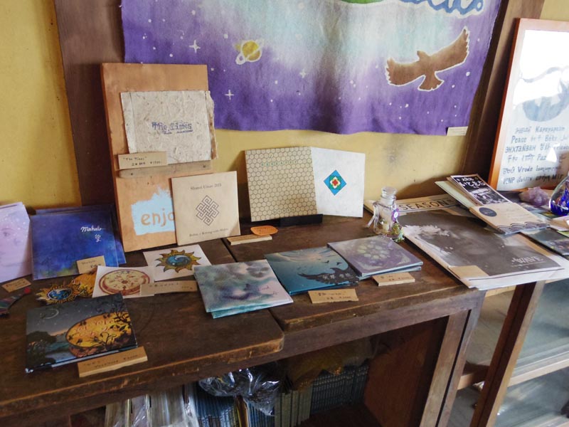 上田屋さんではミュージャンである耕平さんのCDも販売しています。