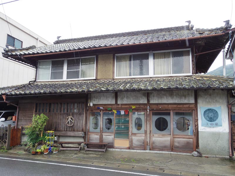 耕平さんのおばあさんが住んでいたお家。元は旅館を営んでいたそう。